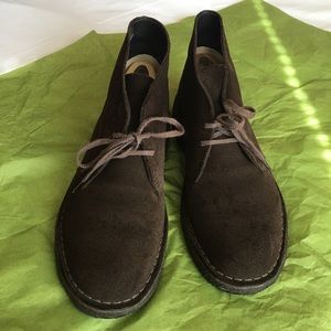 CLARKS Originals Men’s Desert Boots in Suede, 8M.